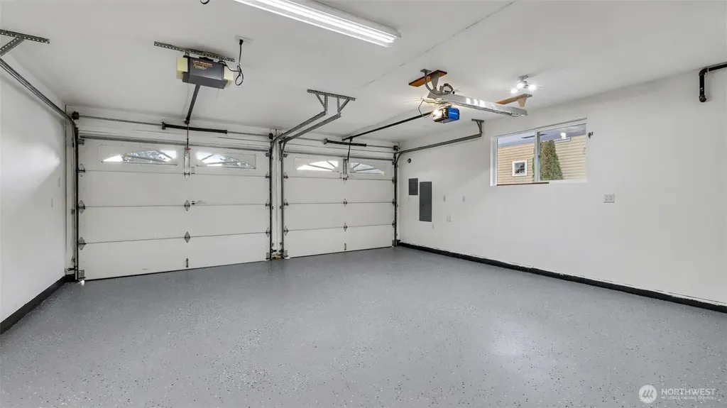 2200 NE 12th Renton WA 98056
