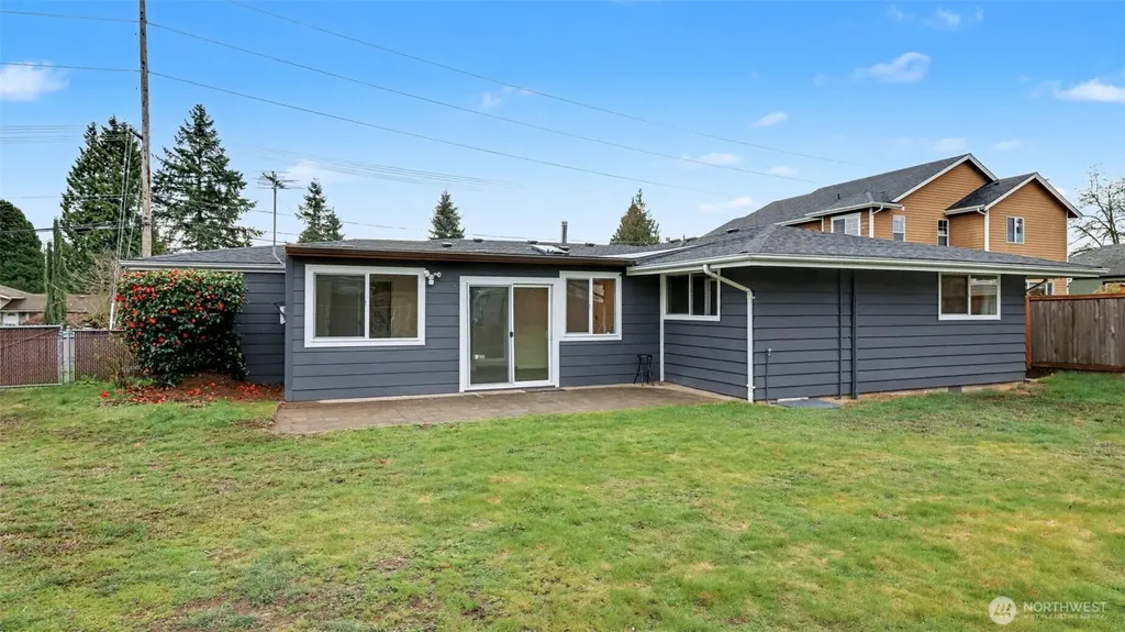 2200 NE 12th Renton WA 98056