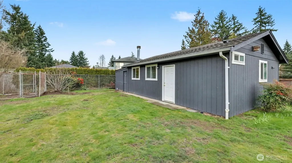 2200 NE 12th Renton WA 98056
