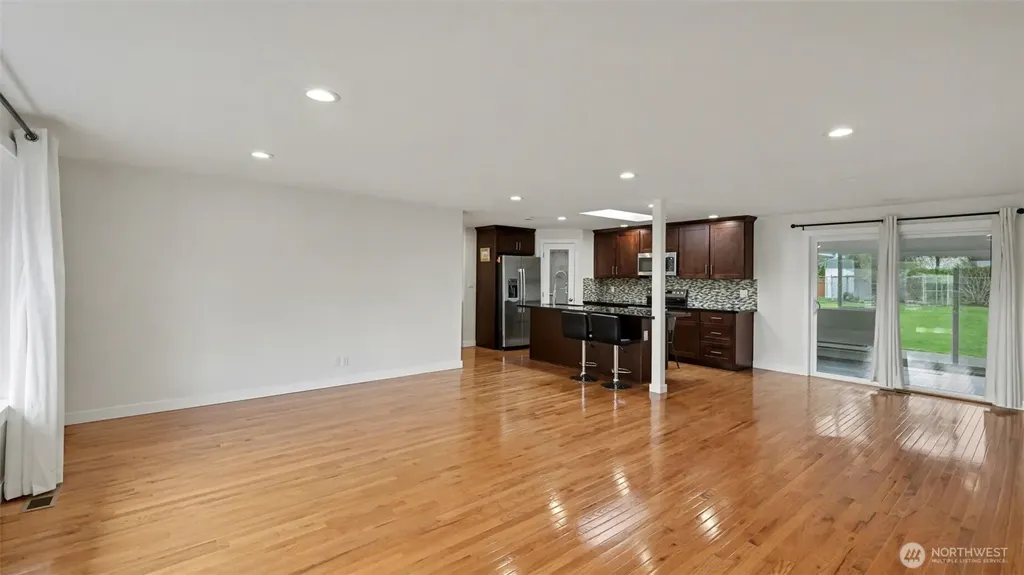 2200 NE 12th Renton WA 98056