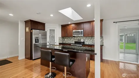 2200 NE 12th Renton WA 98056