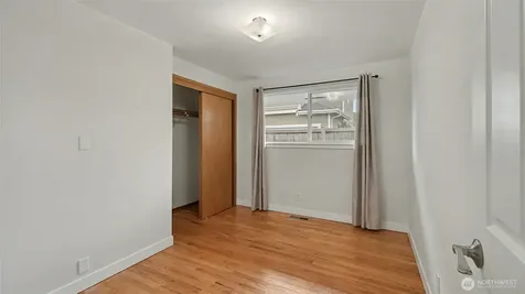 2200 NE 12th Renton WA 98056