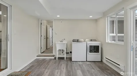 2200 NE 12th Renton WA 98056
