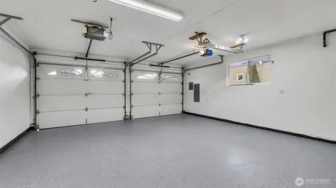 2200 NE 12th Renton WA 98056