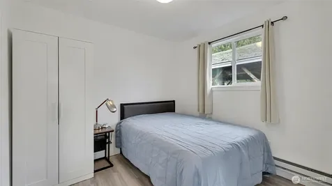 2200 NE 12th Renton WA 98056