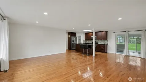 2200 NE 12th Renton WA 98056