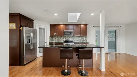 2200 NE 12th Renton WA 98056