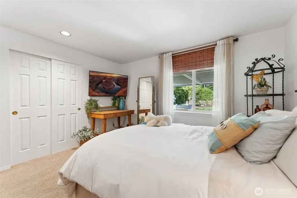1094 SW Depot Court Port Orchard WA 98367