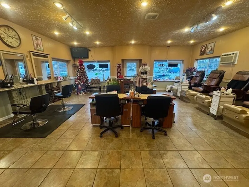 9222 Silverdale Way NW Silverdale WA 98383