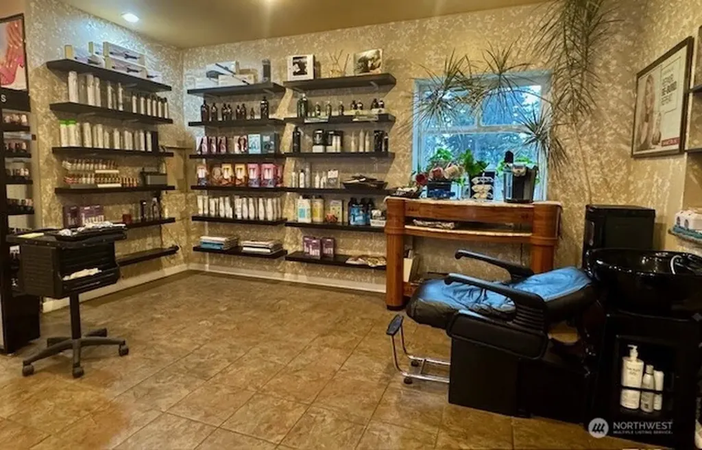 9222 Silverdale Way NW Silverdale WA 98383