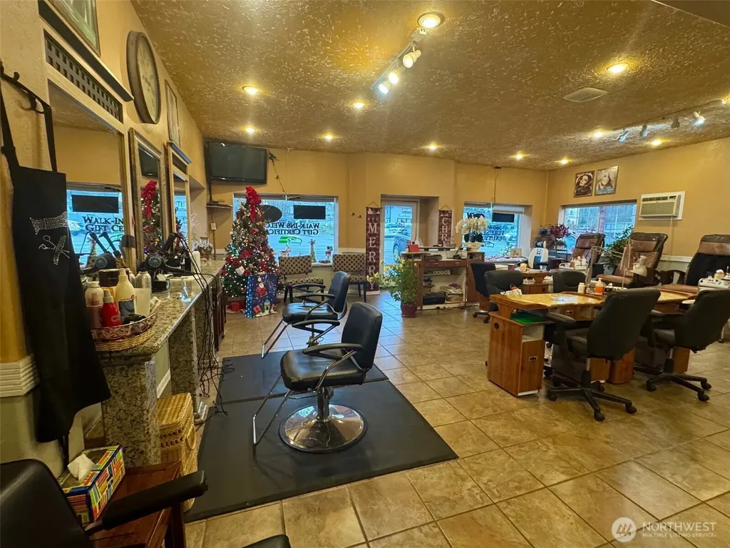 9222 Silverdale Way NW Silverdale WA 98383