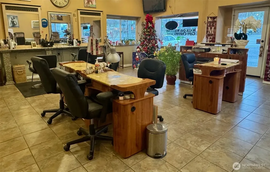 9222 Silverdale Way NW Silverdale WA 98383