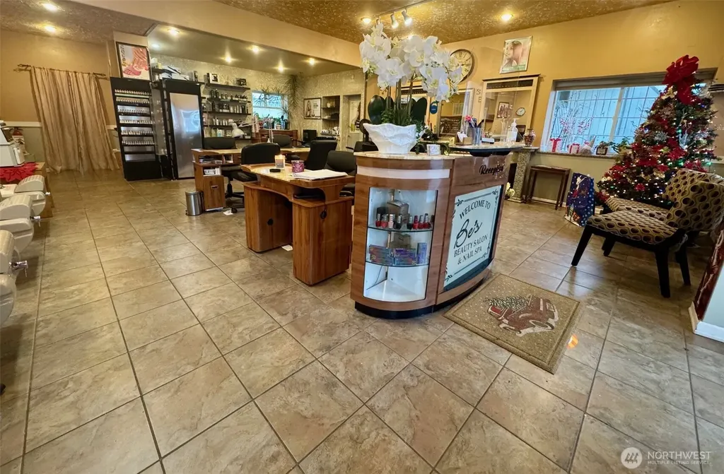 9222 Silverdale Way NW Silverdale WA 98383