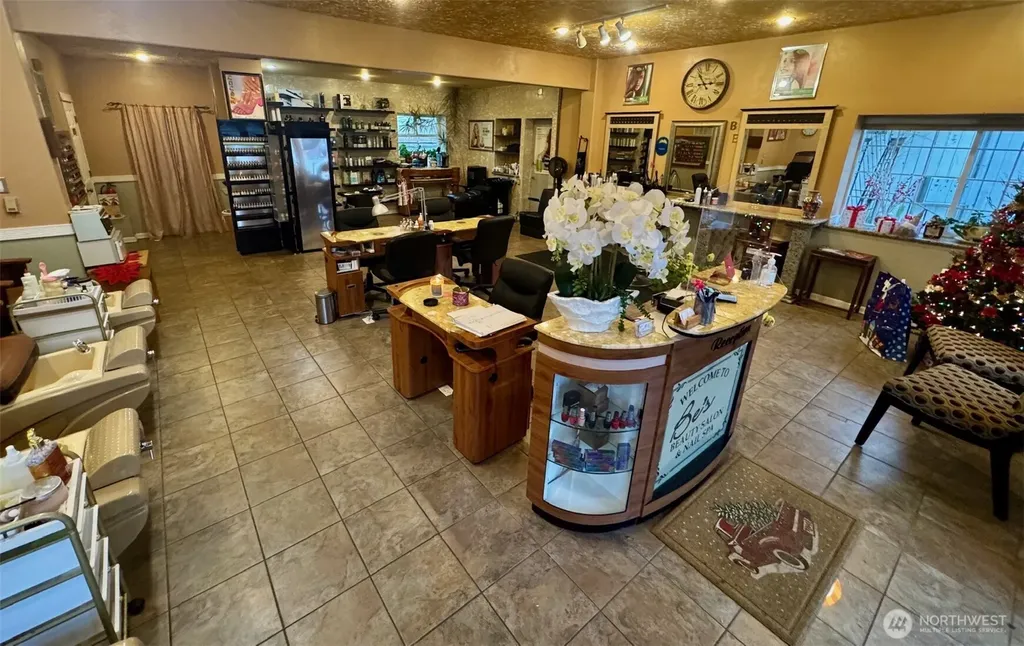 9222 Silverdale Way NW Silverdale WA 98383