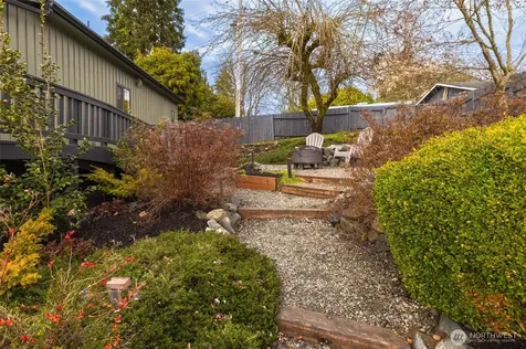 25710 Pacific Street Black Diamond WA 98010