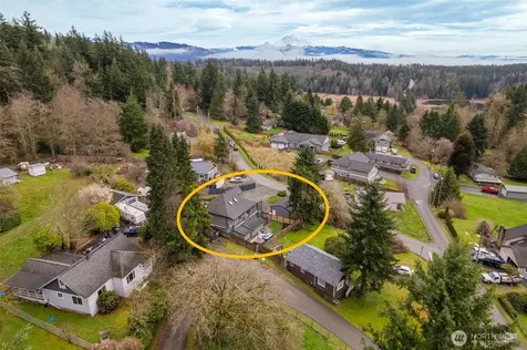 25710 Pacific Street Black Diamond WA 98010