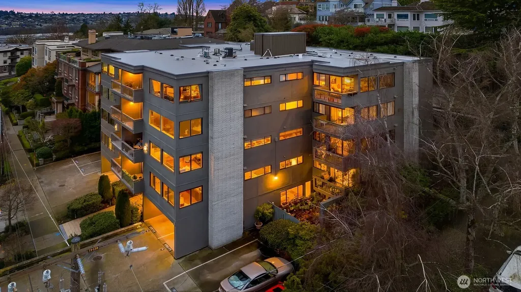 654 W Olympic Place Seattle WA 98119