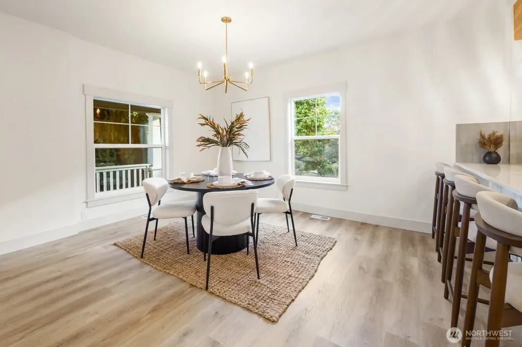 3037 21st Avenue W Seattle WA 98199