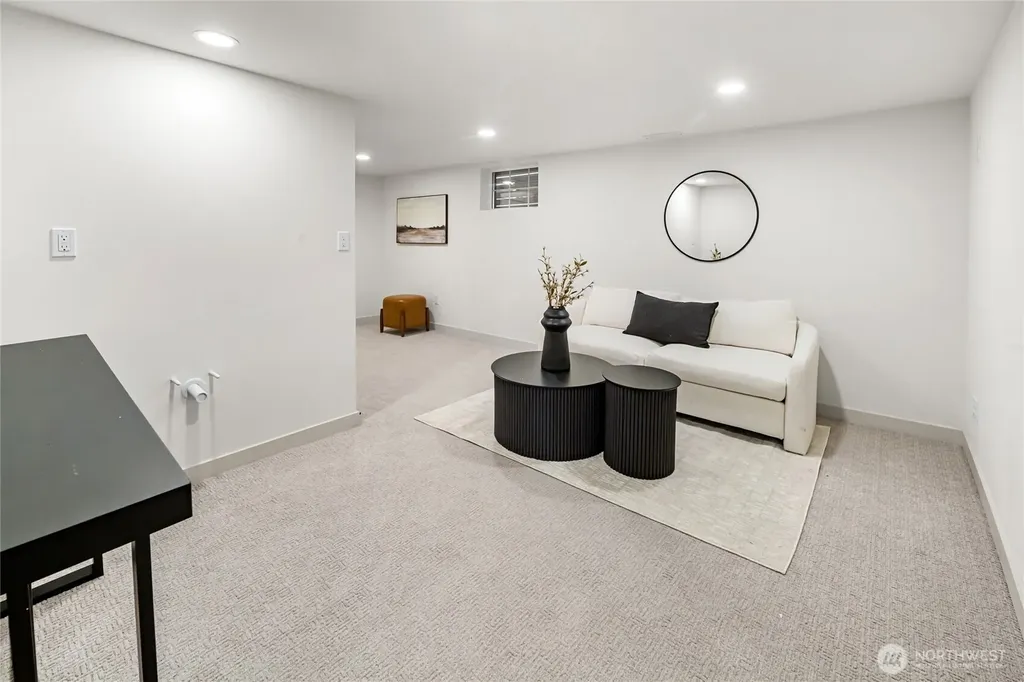 3037 21st Avenue W Seattle WA 98199
