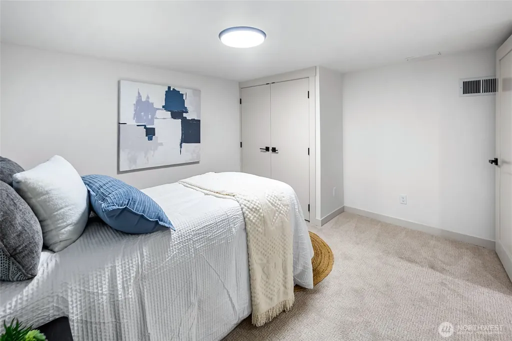 3037 21st Avenue W Seattle WA 98199