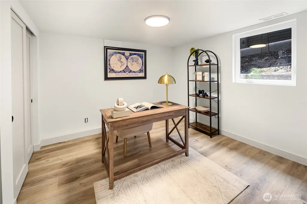 3037 21st Avenue W Seattle WA 98199