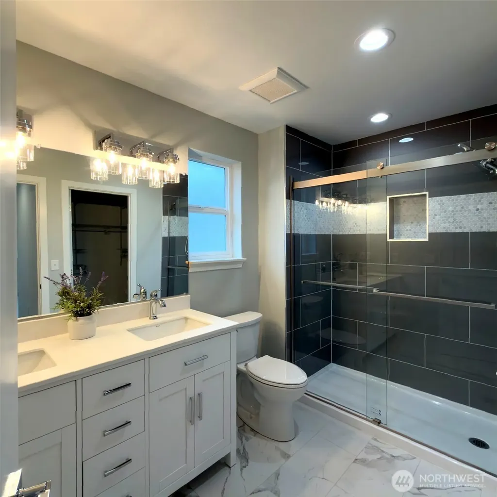 648 SW 139th Street Burien WA 98166
