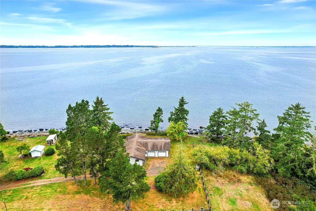 1968 State Route 105 Aberdeen WA 98520