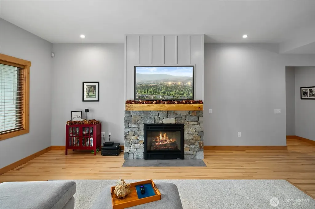 2535 Tuscany Lane Malaga WA 98828