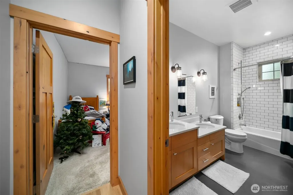 2535 Tuscany Lane Malaga WA 98828