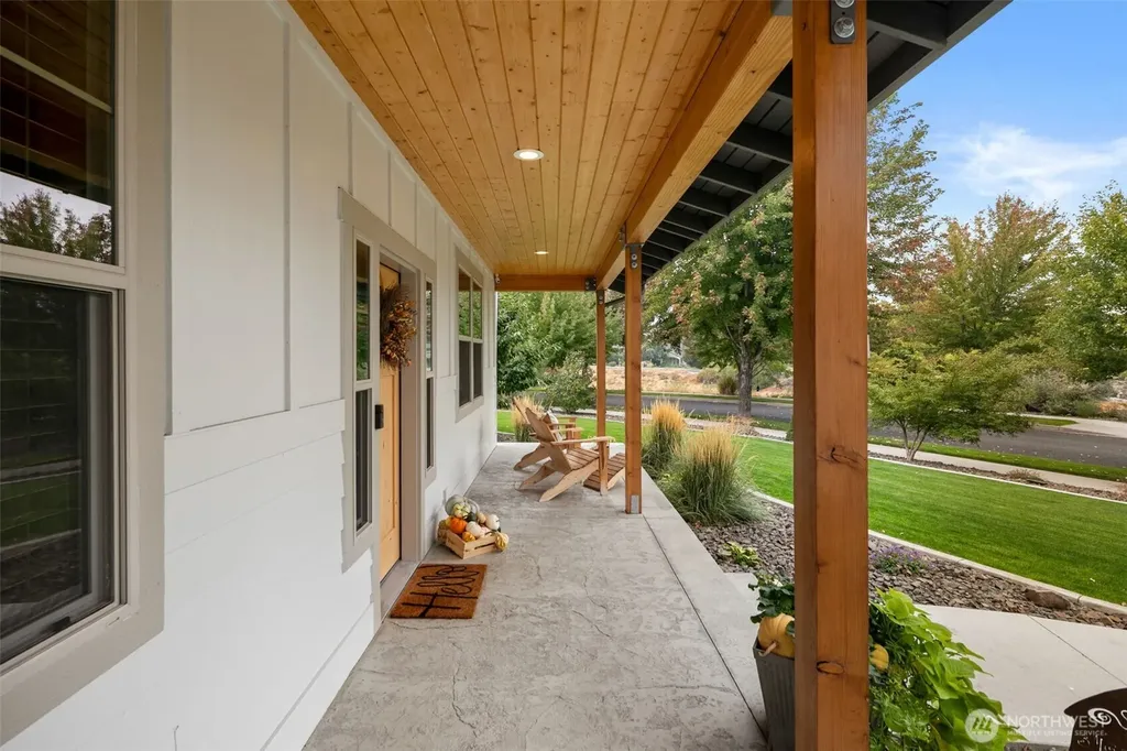 2535 Tuscany Lane Malaga WA 98828