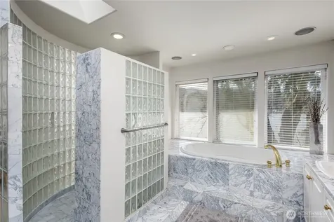 17714 Kingfisher Cove Lane Mount Vernon WA 98274