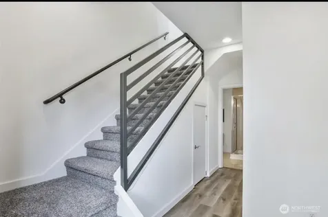 1214 N Northgate Way Seattle WA 98133