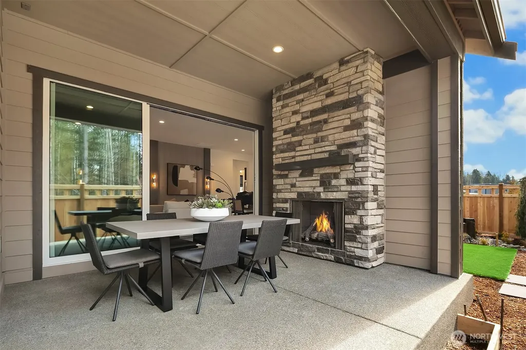 33563 Douglas Avenue SE Black Diamond WA 98010