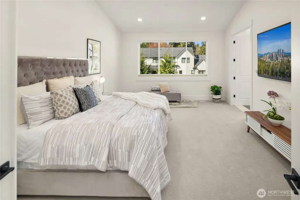 11688 NE 33rd Street Bellevue WA 98005