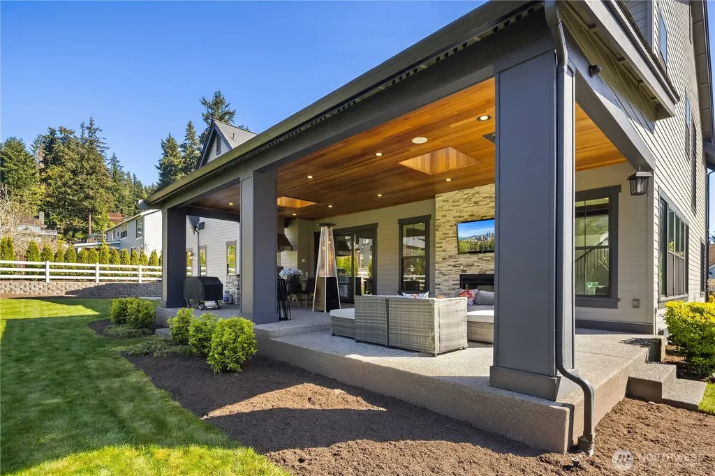 11688 NE 33rd Street Bellevue WA 98005