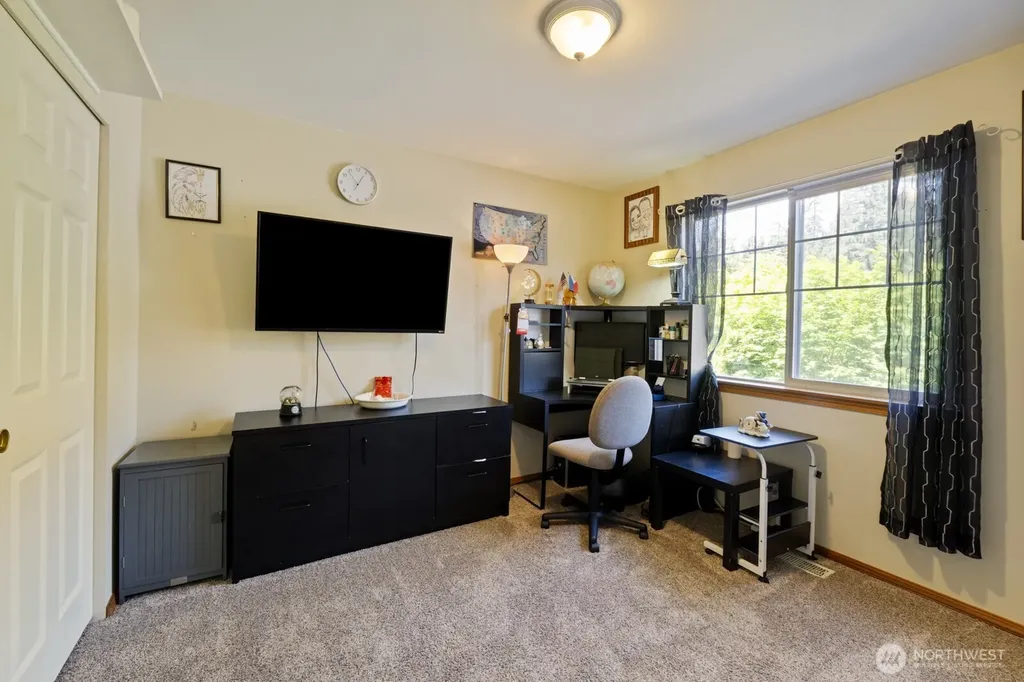6108 133rd Place SW Edmonds WA 98026