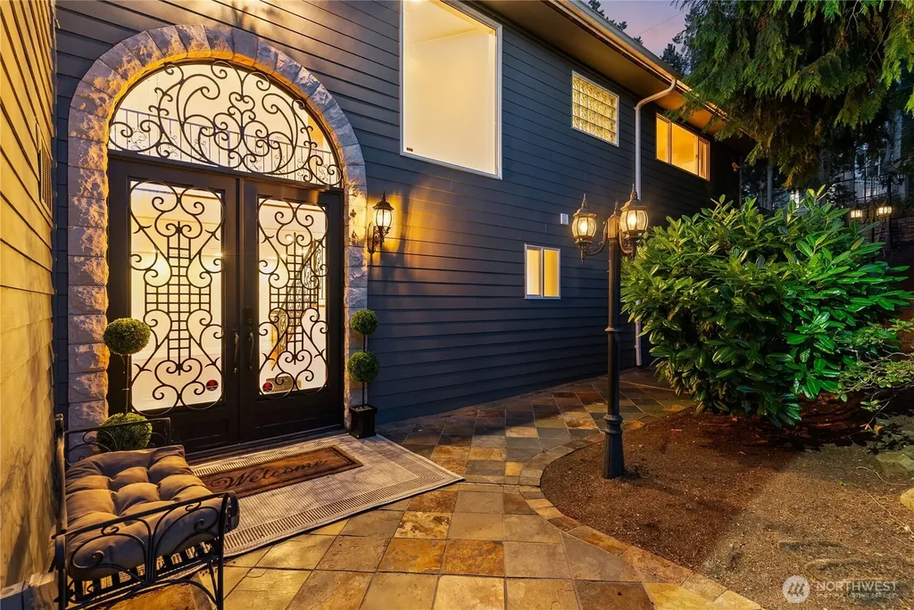 17714 SE 40th Place Bellevue WA 98008