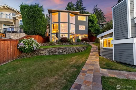 17714 SE 40th Place Bellevue WA 98008
