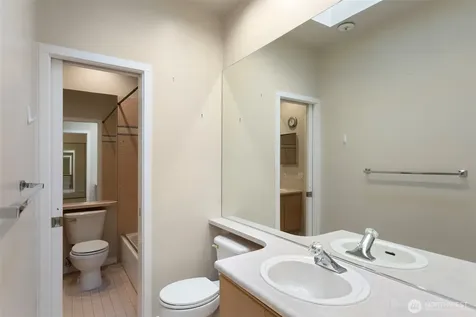 1504 Aurora Ave N Seattle WA 98109
