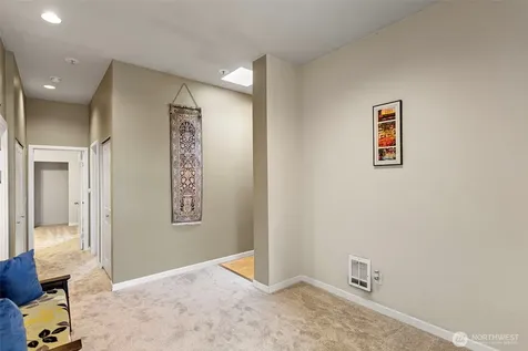 1504 Aurora Ave N Seattle WA 98109