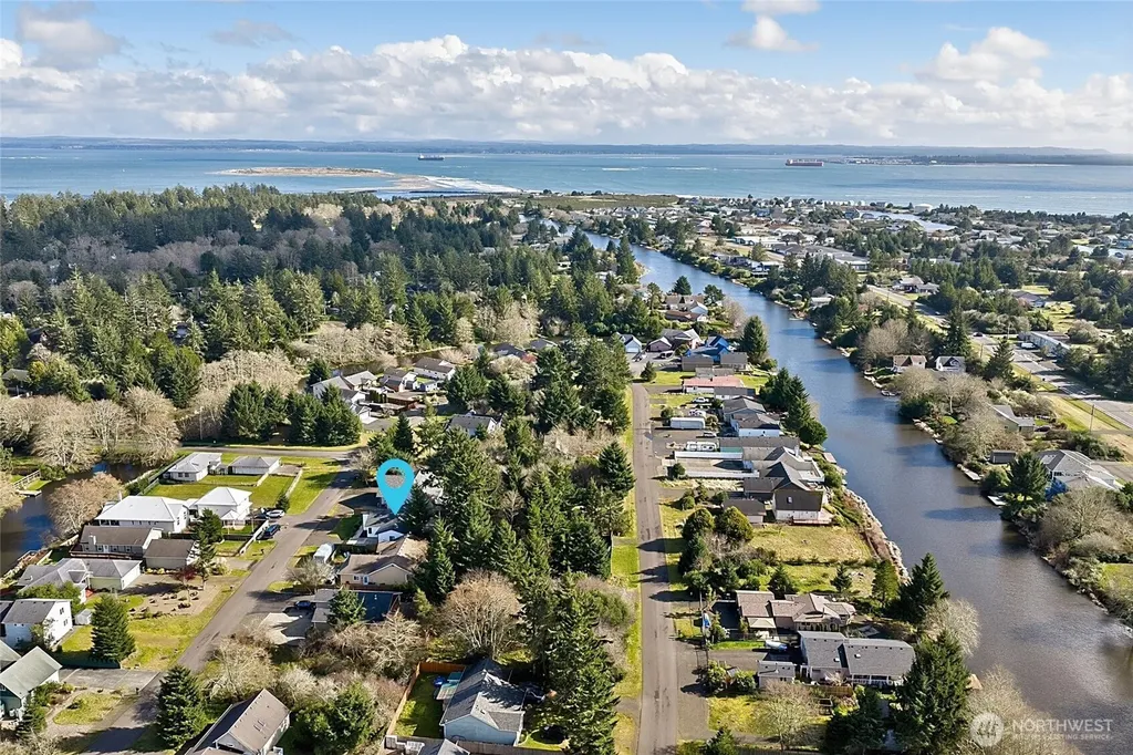 793 Island Circle SE Ocean Shores WA 98569