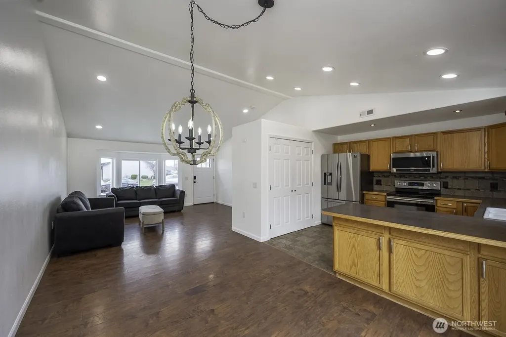 1401 S Hamilton Road Moses Lake WA 98837