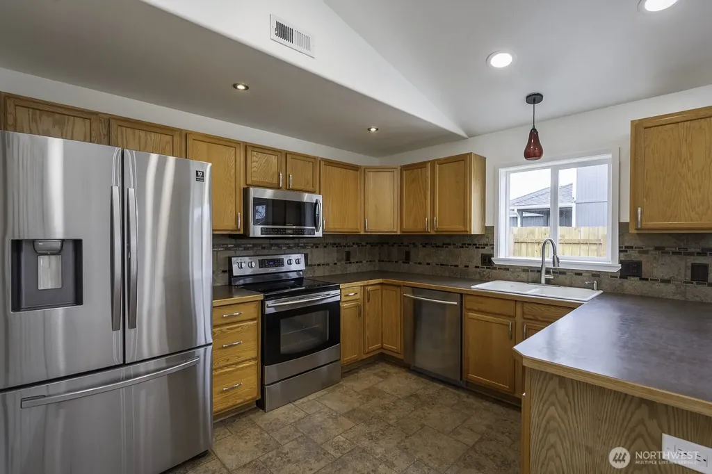 1401 S Hamilton Road Moses Lake WA 98837