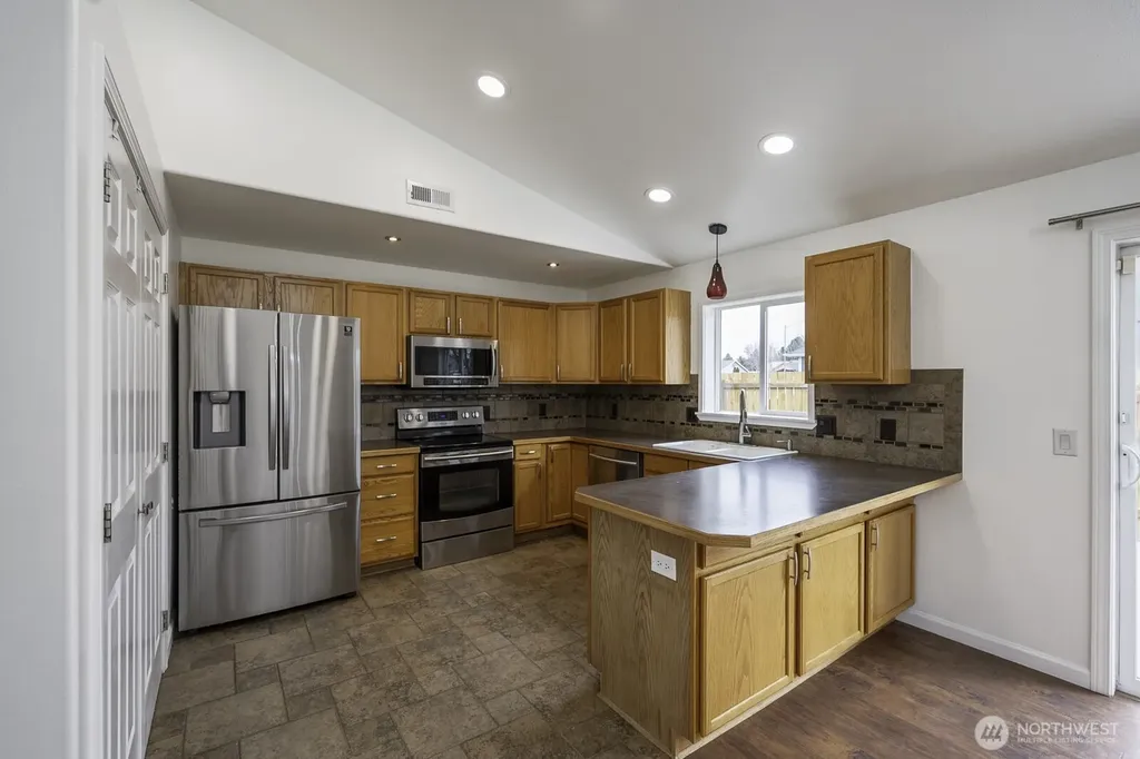 1401 S Hamilton Road Moses Lake WA 98837