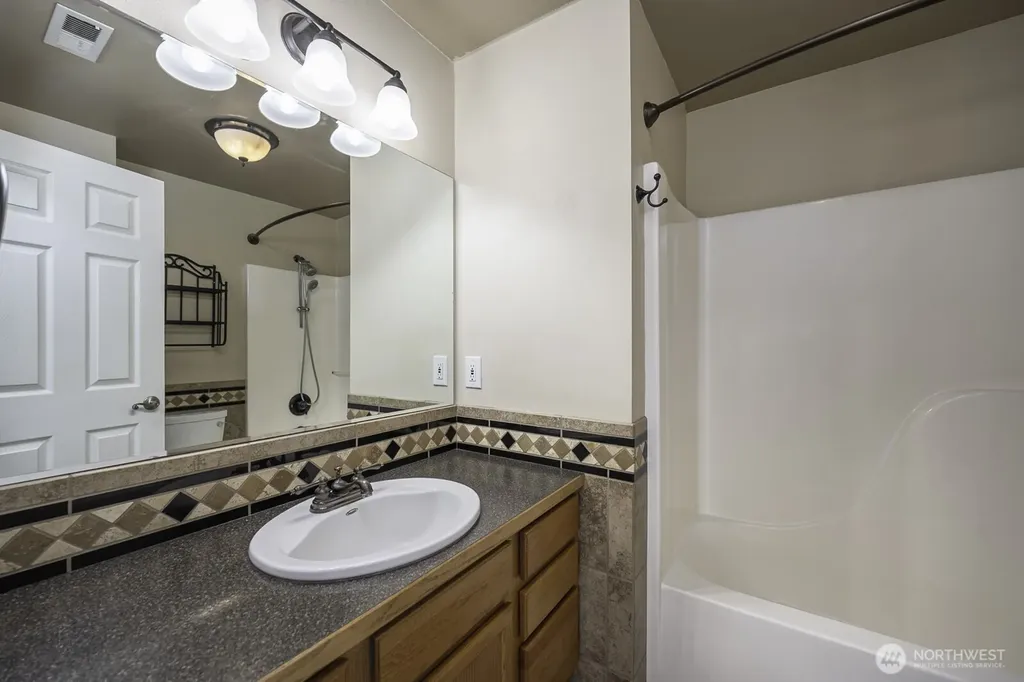 1401 S Hamilton Road Moses Lake WA 98837