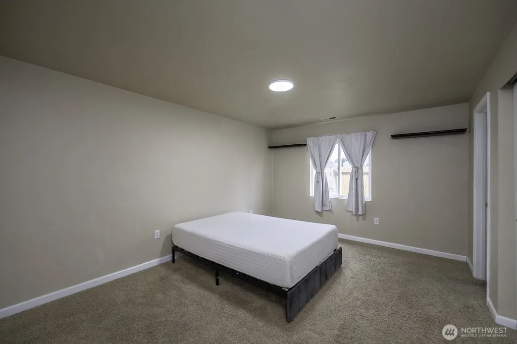1401 S Hamilton Road Moses Lake WA 98837