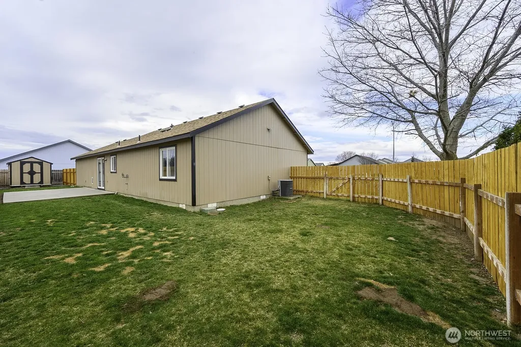 1401 S Hamilton Road Moses Lake WA 98837
