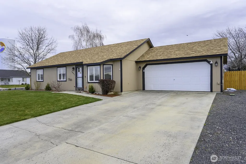 1401 S Hamilton Road Moses Lake WA 98837