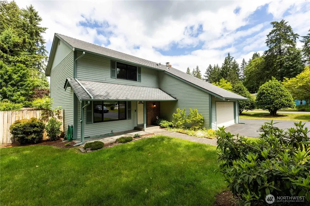 2222 NE Lexington Drive Bremerton WA 98311