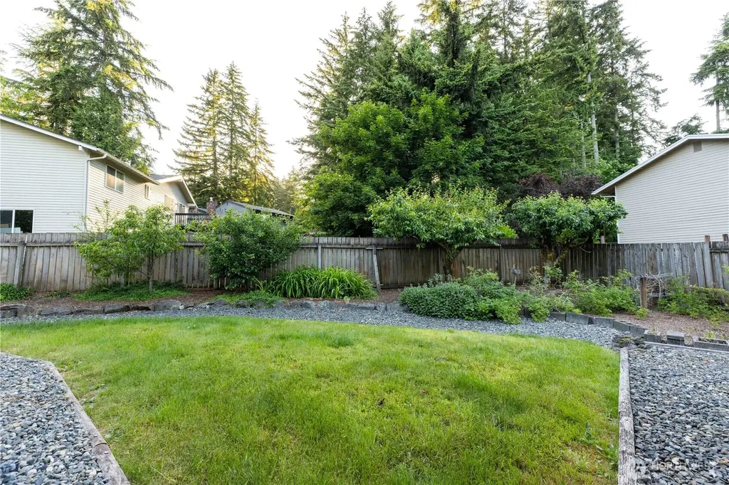 2222 NE Lexington Drive Bremerton WA 98311